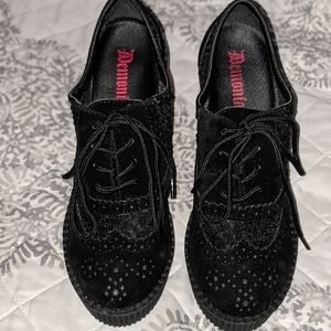 Demonia lace wedge creeper